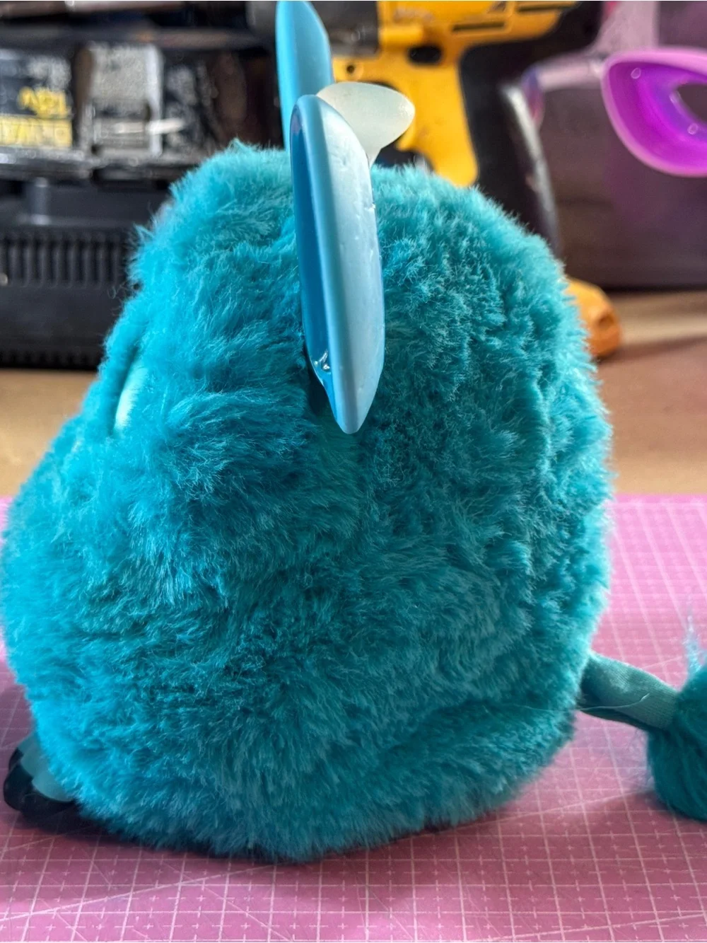 Furby Connect Teal Blue with Sleep Mask Bluetooth 2016 Hasbro